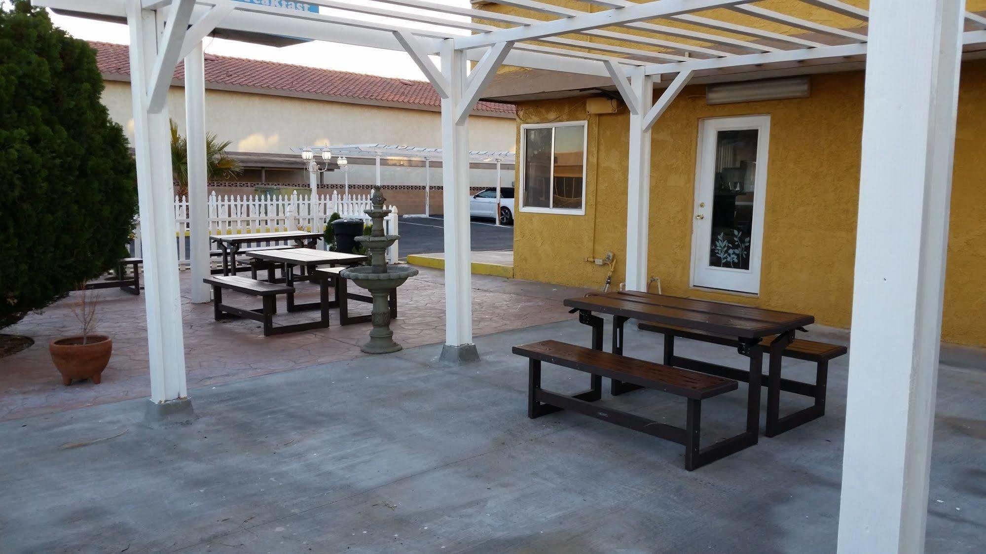 Hotel Europa Ridgecrest Exterior photo